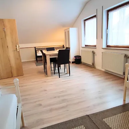 Lejlighed Monteursunterkunft Strasslach- Fitters' With Shared Kitchen & Garden Straßlach-Dingharting