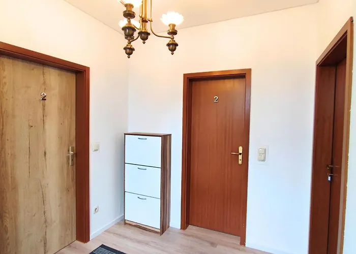 شقة Monteursunterkunft Strasslach- Fitters' With Shared Kitchen & Garden Straßlach-Dingharting