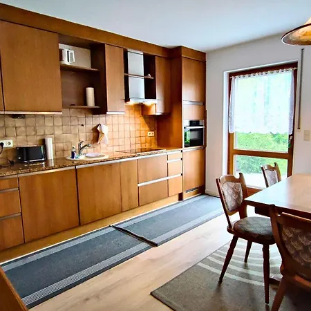 Monteursunterkunft Strasslach- Fitters' With Shared Kitchen & Garden
