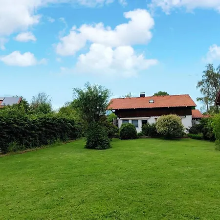 Monteursunterkunft Strasslach- Fitters' With Shared Kitchen & Garden *