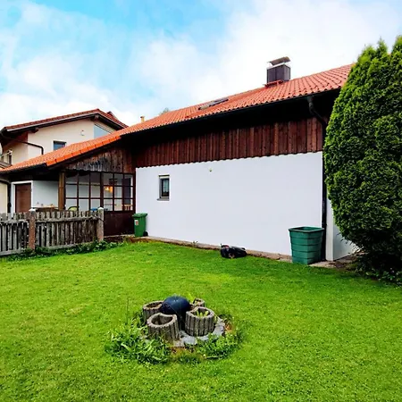 Monteursunterkunft Strasslach- Fitters' With Shared Kitchen & Garden