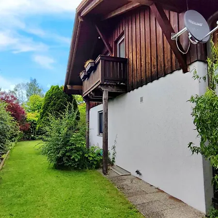 Monteursunterkunft Strasslach- Fitters' With Shared Kitchen & Garden Apartamento *
