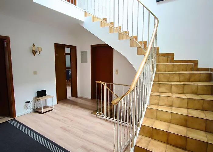 Διαμέρισμα Monteursunterkunft Strasslach- Fitters' With Shared Kitchen & Garden *