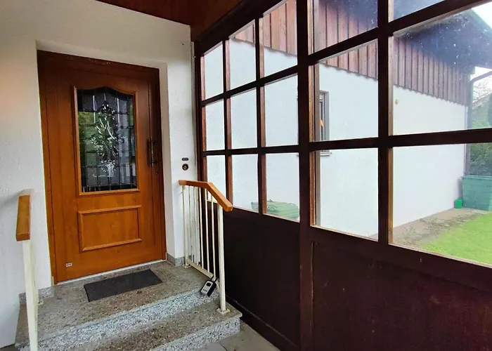 Monteursunterkunft Strasslach- Fitters' With Shared Kitchen & Garden Διαμέρισμα Straßlach-Dingharting