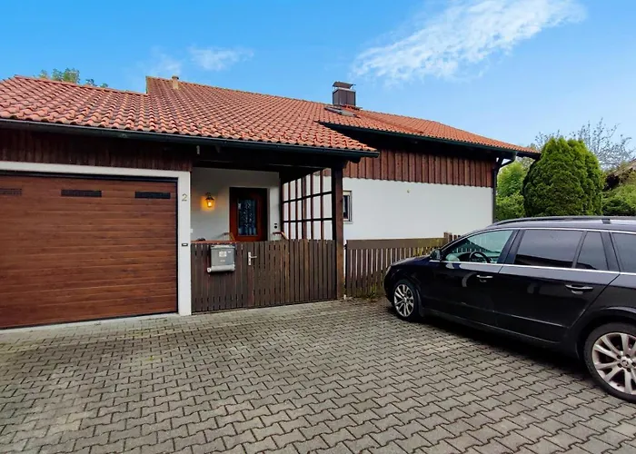 Monteursunterkunft Strasslach- Fitters' With Shared Kitchen & Garden *